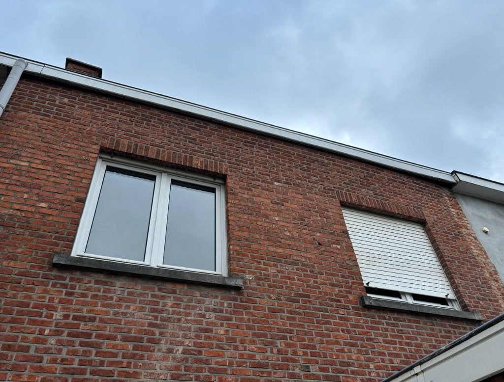 Raam PVC - evt. met rolluik, blauwe steen & marmer (2 stuks), Ophalen, Gebruikt