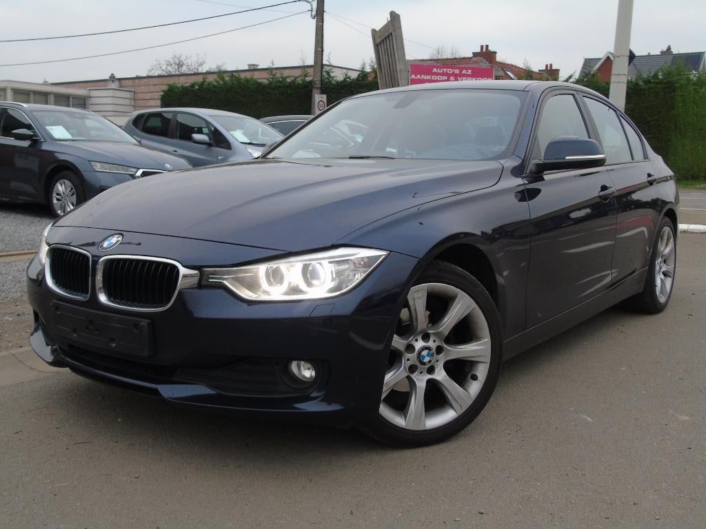 Bmw 318dA *06/2013 **Navi* Keyless Go* Xenon* AUTOMAAT, Auto's, Automaat, Euro 5, 1995 cc, Lederen bekleding