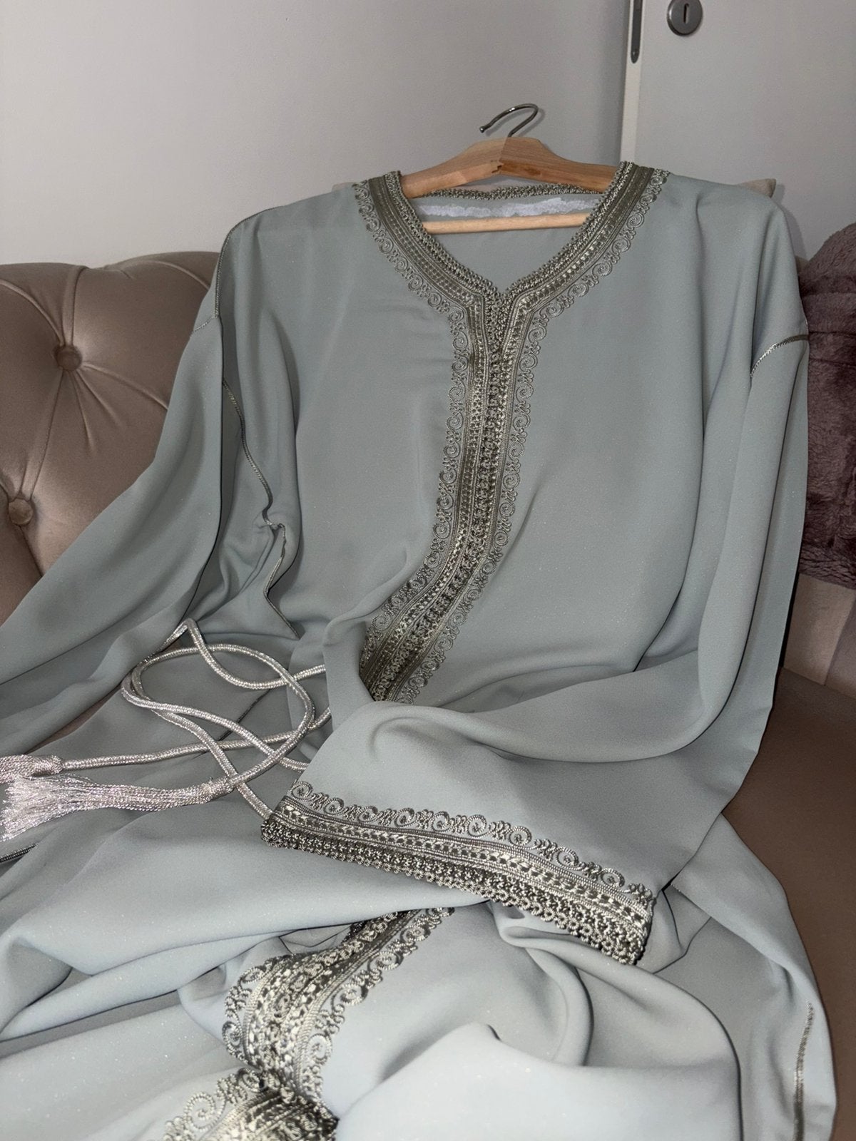 Caftan en crêpe de qualité supérieure XL, Kleding | Dames, Gelegenheidskleding, Zo goed als nieuw, Groen, Ophalen of Verzenden