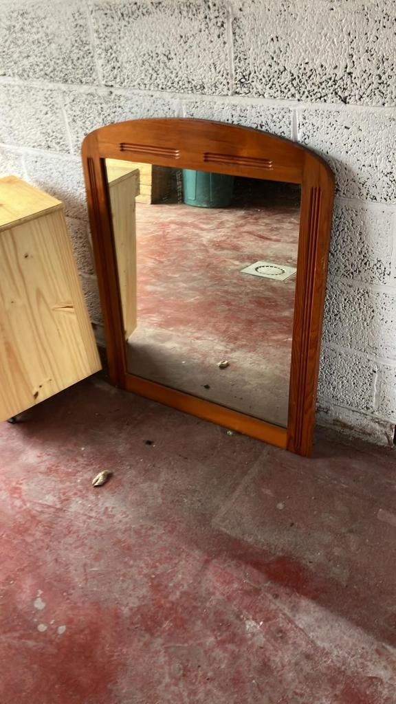 Houten spiegel, Ophalen