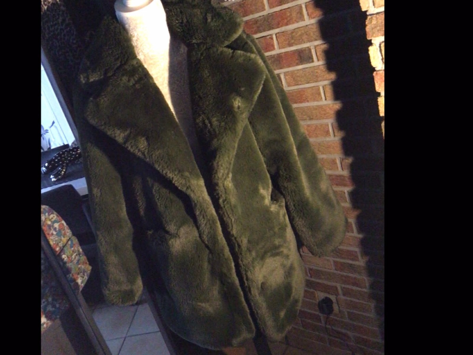 Manteau imitation fourrure taille 46 prix 20€ et 30€, Enlèvement ou Envoi, Comme neuf