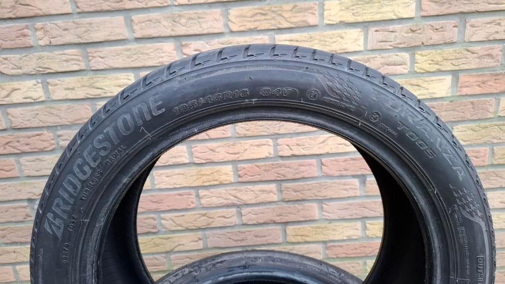 Bridgestone 195/45 R16 banden