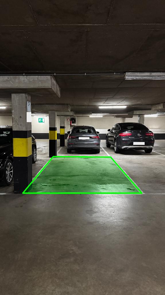 Autostaanplaats in het centrum van Antwerpen, Autos : Divers, Garages