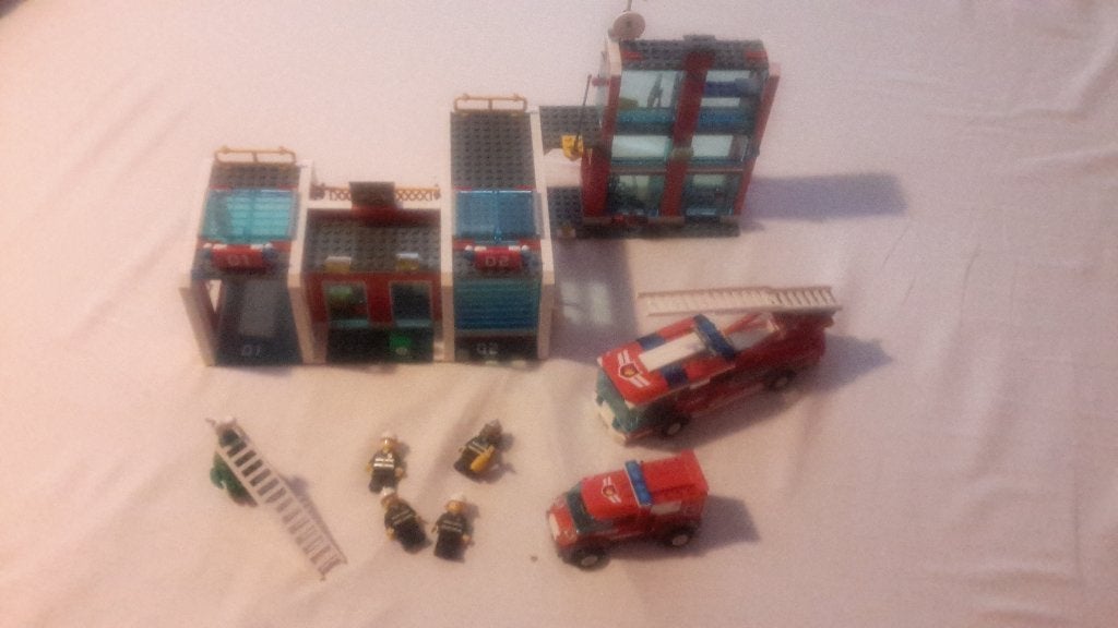 lego 7238 en 7208, Kinderen en Baby's, Speelgoed | Duplo en Lego, Gebruikt, Lego, Ophalen of Verzenden, Compleet