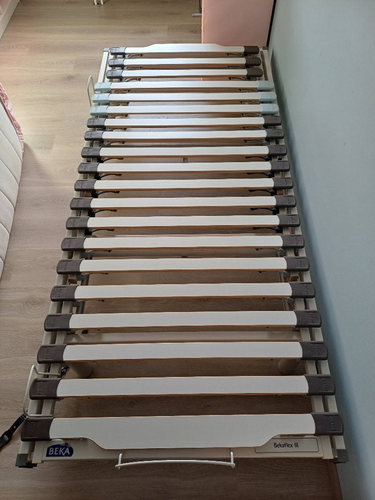 Sommier Beka Flex III 90* 200 avec pieds, Ophalen, 90 cm, Eenpersoons, Zo goed als nieuw
