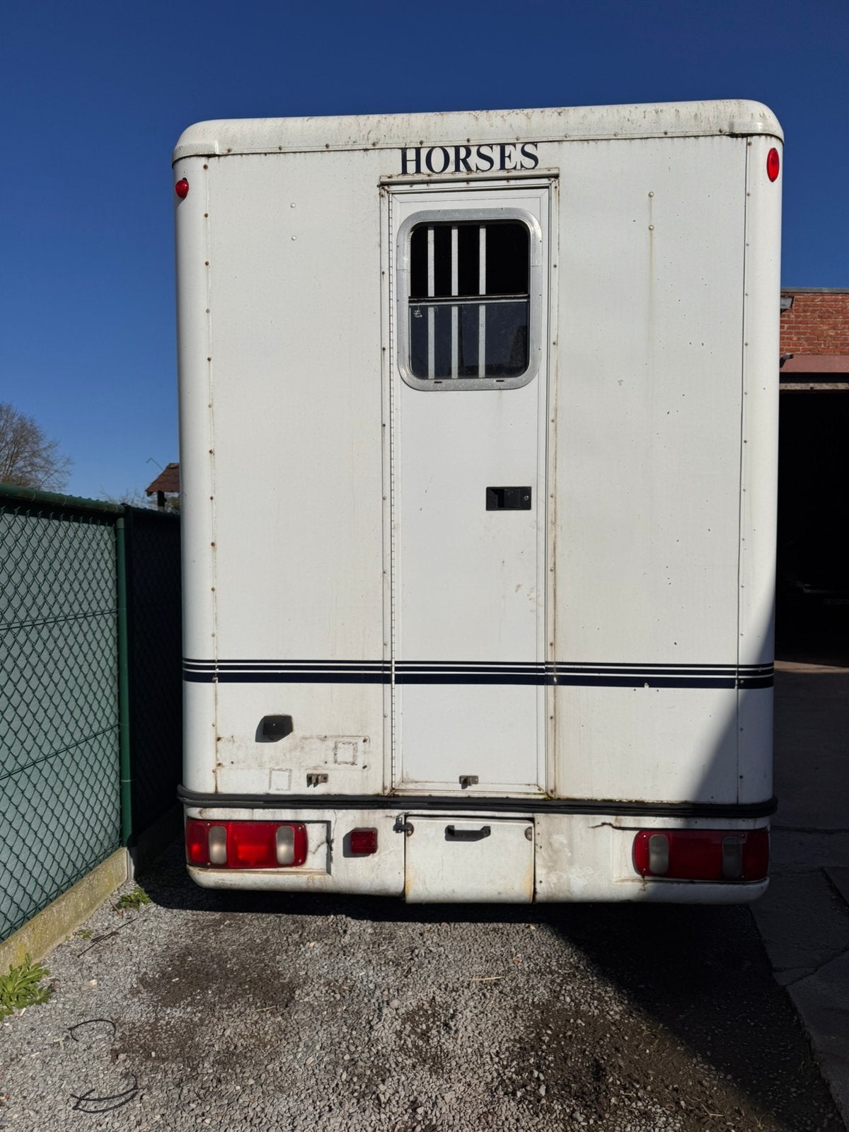 Paardentrailer, Enlèvement