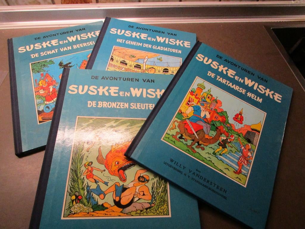 Sus en Wis - 4 blauwe hardcovers - nieuw, Boeken, Stripverhalen, Nieuw, Meerdere stripboeken, Ophalen of Verzenden