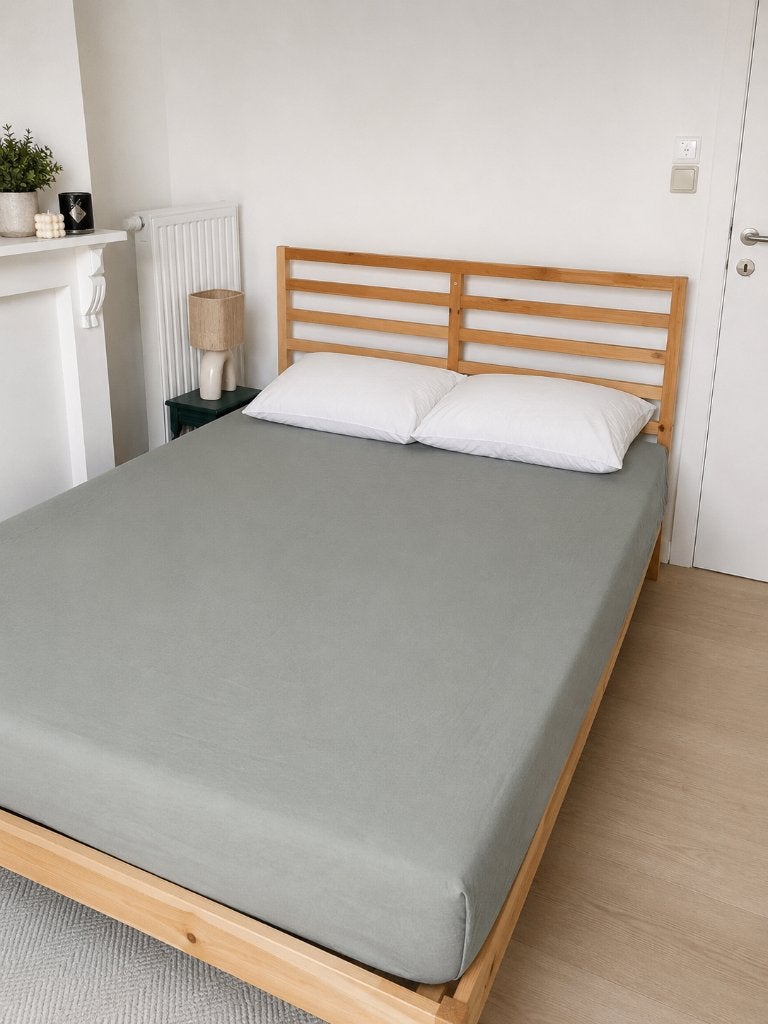 Lit + sommier à lattes + matelas à vendre, Maison & Meubles, Chambre à coucher | Lits, Autres couleurs, Zweeds, Comme neuf, Enlèvement