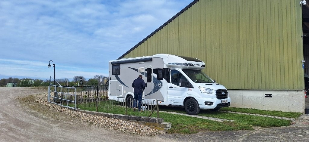 Chausson 777 GA Nordic Edition, Caravanes & Camping, Jusqu'à 4, 6 à 7 mètres, Siège standard, Toilette à cassette
