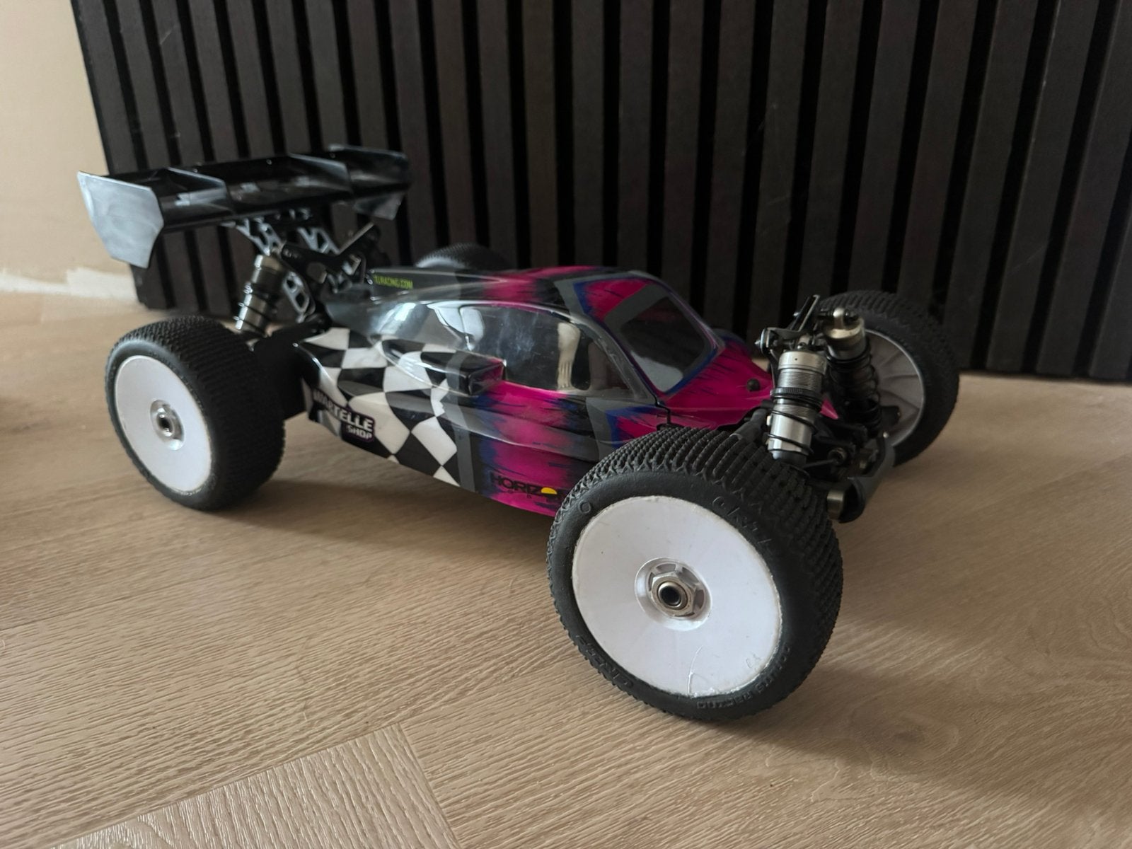 Losi 8ight ook teruil voor fpv drone!, Hobby & Loisirs créatifs, Enlèvement ou Envoi, Comme neuf