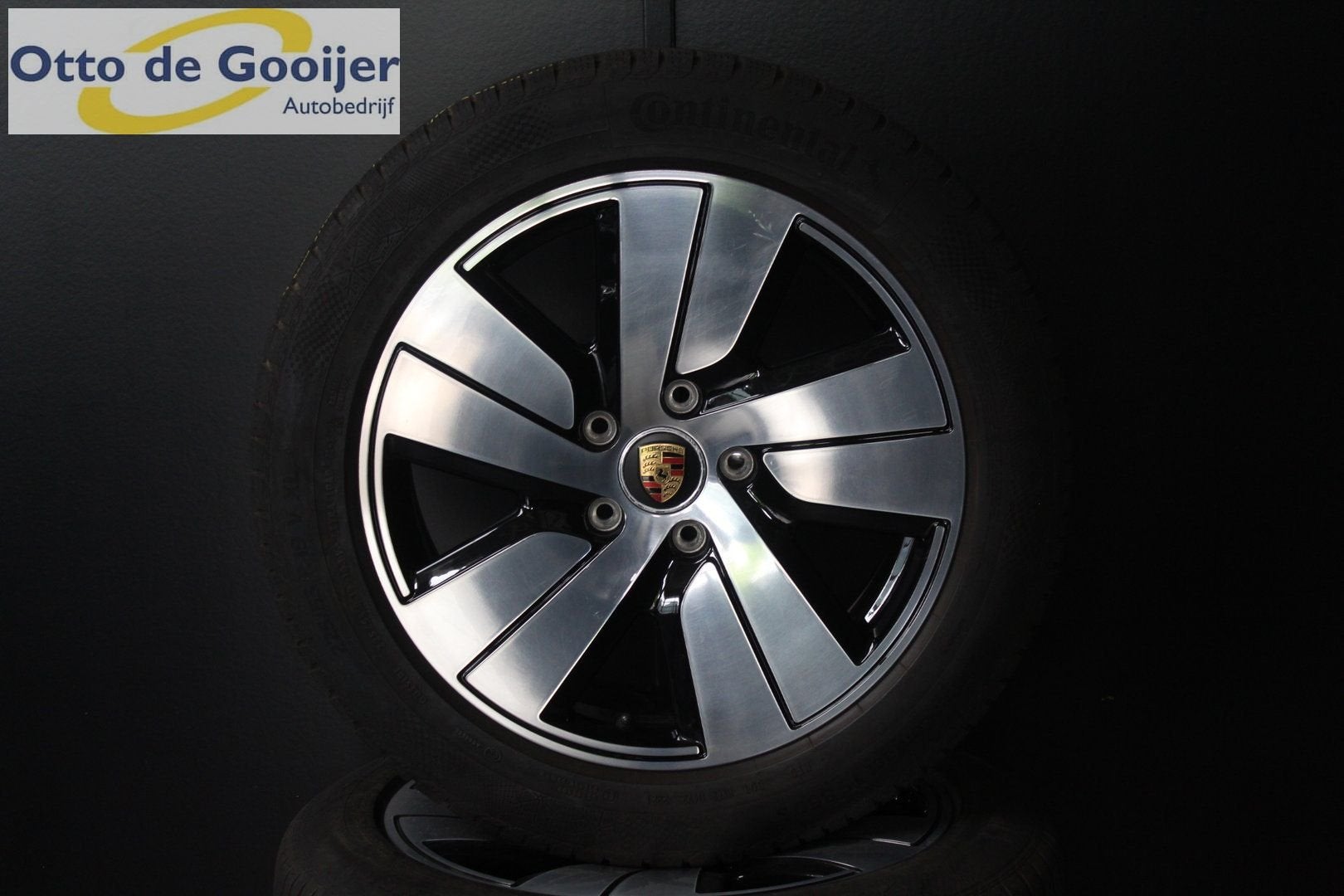 Originele Porsche Taycan Winterbanden 19 Inch 7MM Breedset, Auto-onderdelen, Banden en Velgen, Gebruikt, -, -, Banden en Velgen
