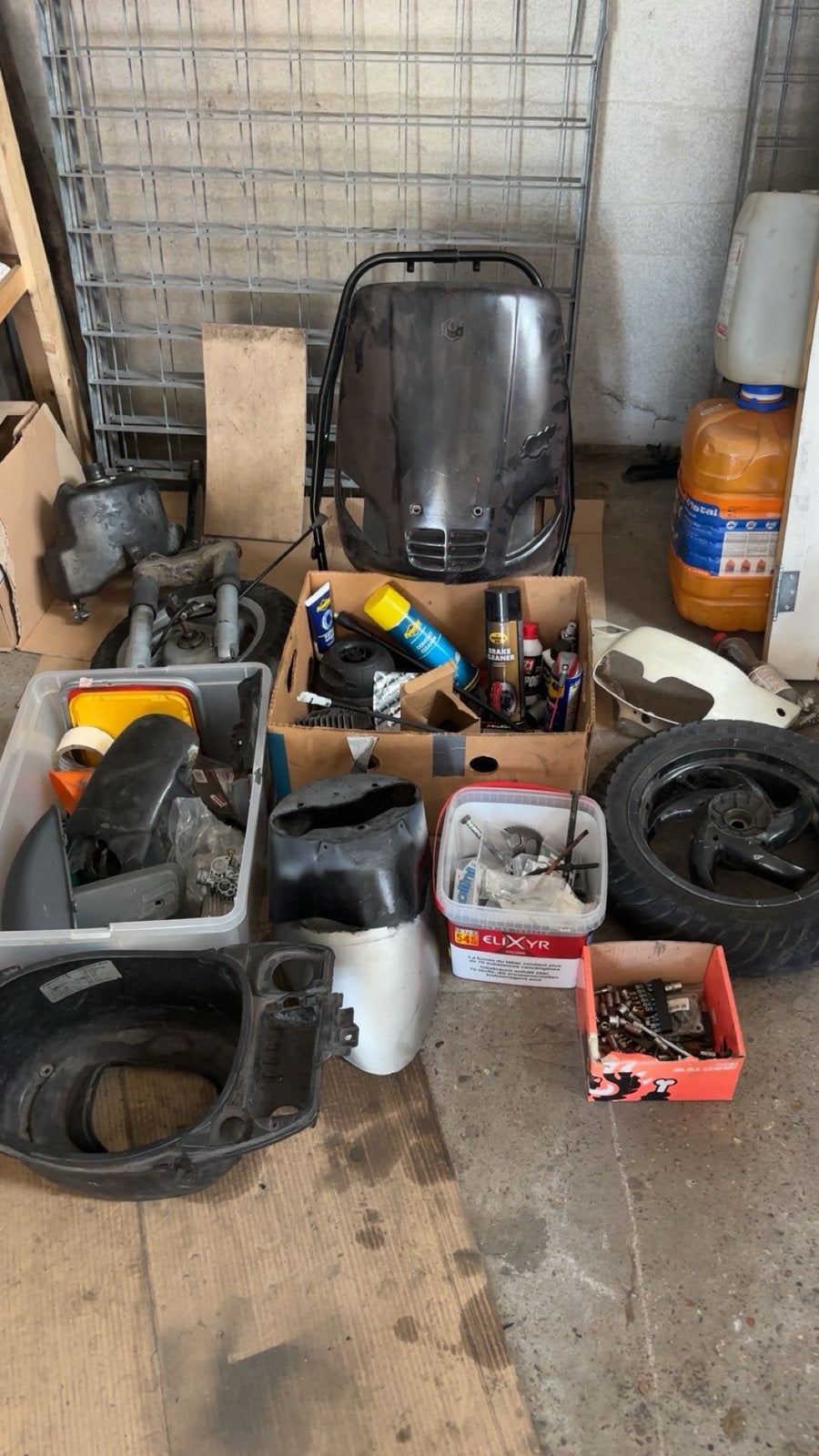 Lot/partij piaggio onderdelen 50cc/70cc 125cc/180cc, Enlèvement
