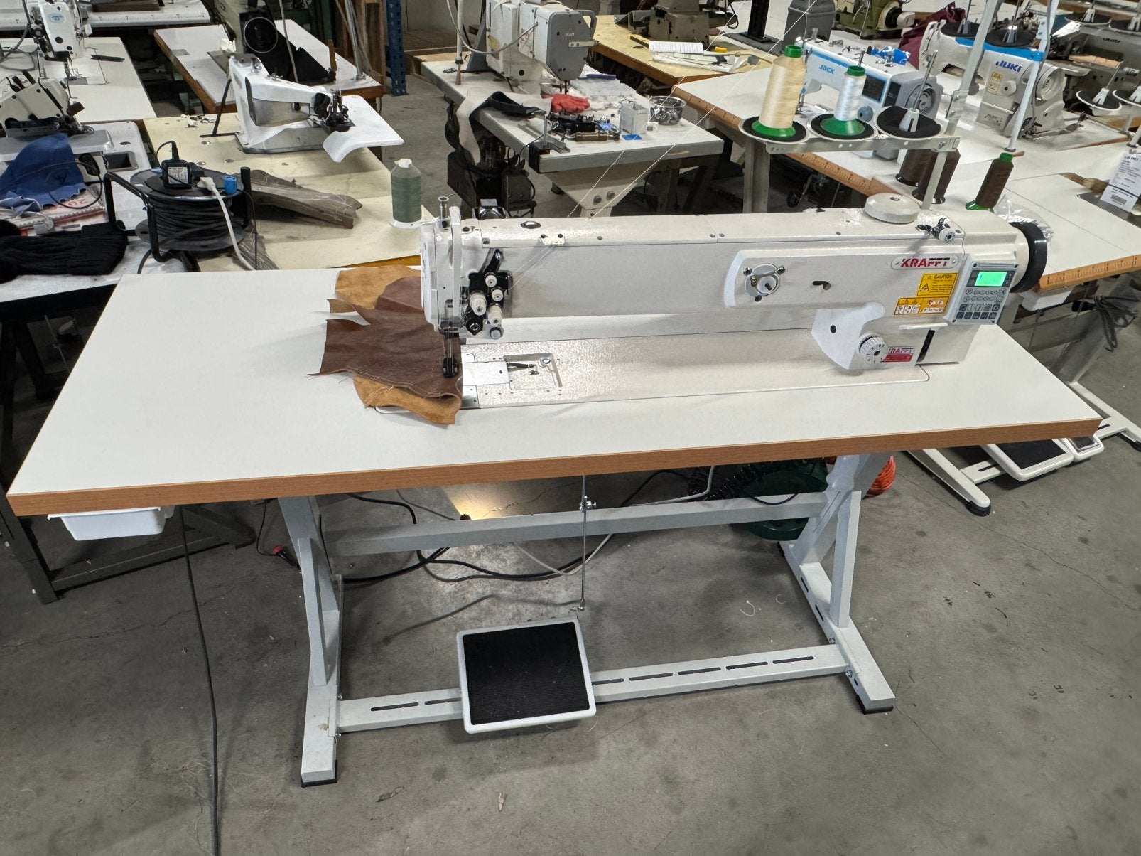 Industriele naaimachine kraft 2naald lange arm 65cm aut, Neuf, Autres marques, Enlèvement ou Envoi, Machine à coudre