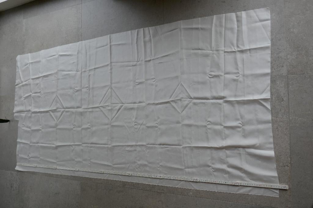 latéral, rectangulaire, Hobby & Loisirs créatifs, Tissus & Chiffons, Neuf, Satin ou Soie, Enlèvement ou Envoi, Blanc