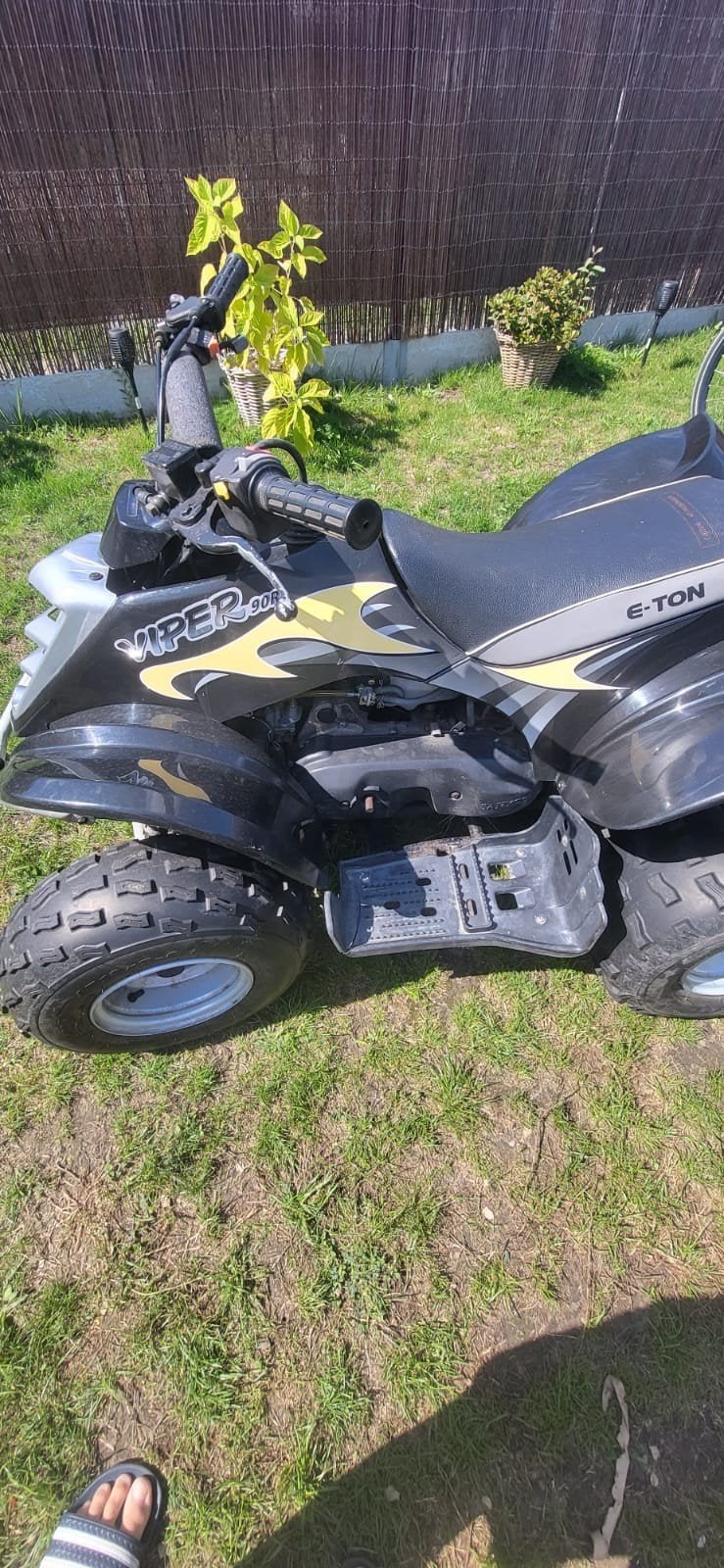 viper 90r e-ton, Motos