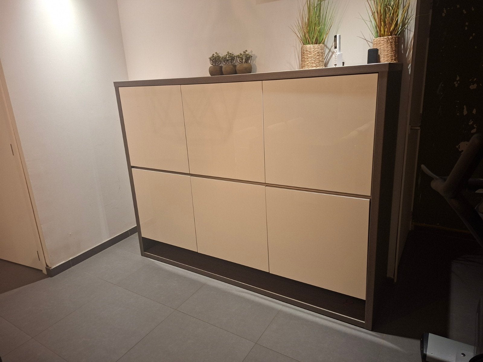 dressoir en barkast met ledverlichting, Ophalen