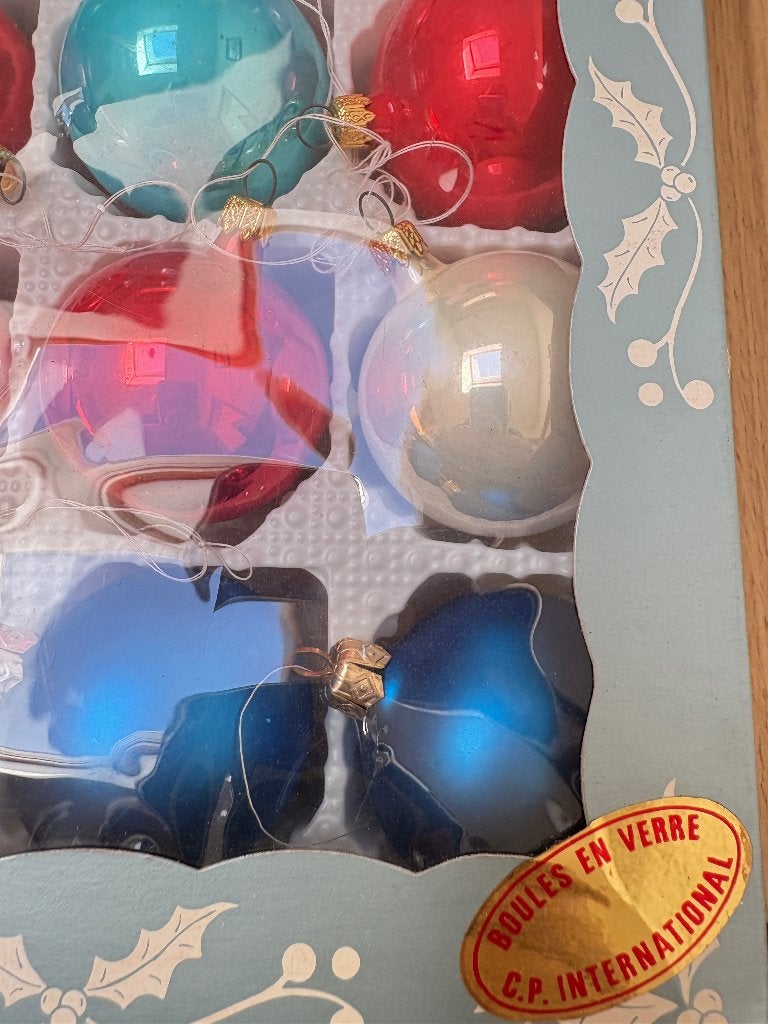 doos oude glazen kerstbollen, Diversen, Kerst, Ophalen of Verzenden, Zo goed als nieuw