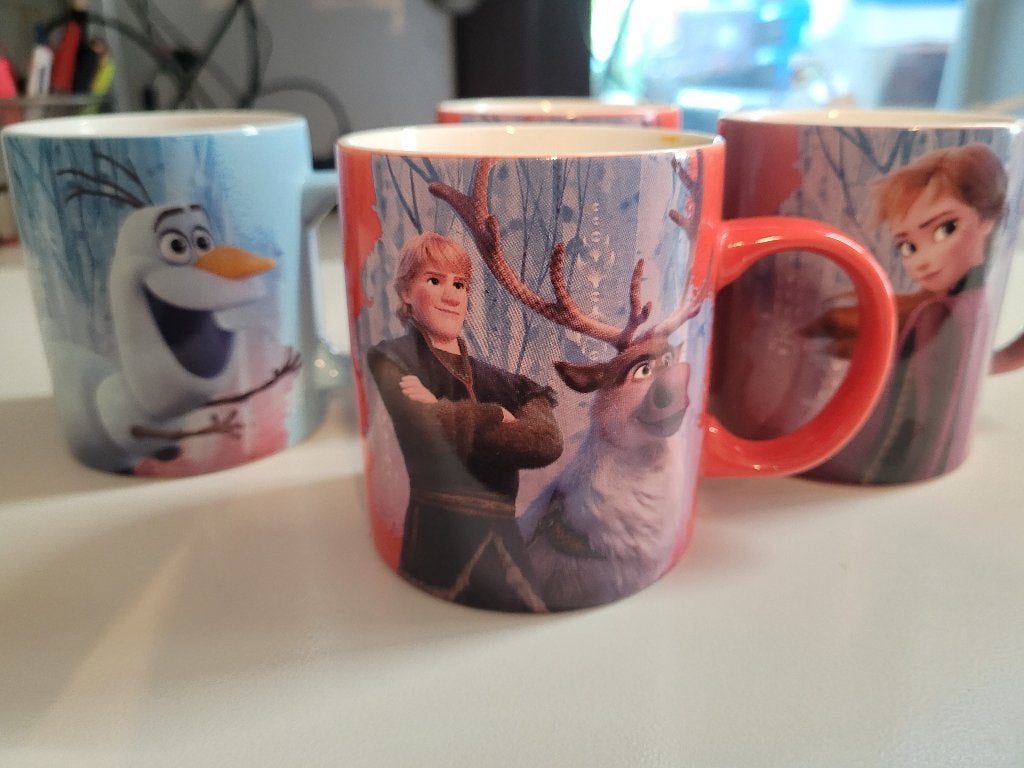 4 mokken Frozen, Maison & Meubles, Cuisine | Vaisselle, Enlèvement, Comme neuf, Moderne, Mug
