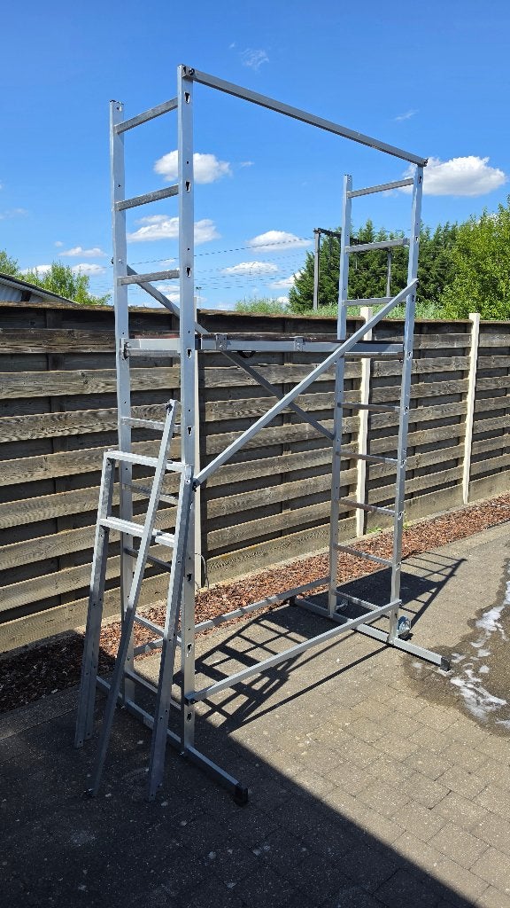 Stelling - zeer goede staat, Doe-het-zelf en Bouw, Steigers, Ophalen, Zo goed als nieuw, Rolsteiger of Kamersteiger, 2 tot 5 meter