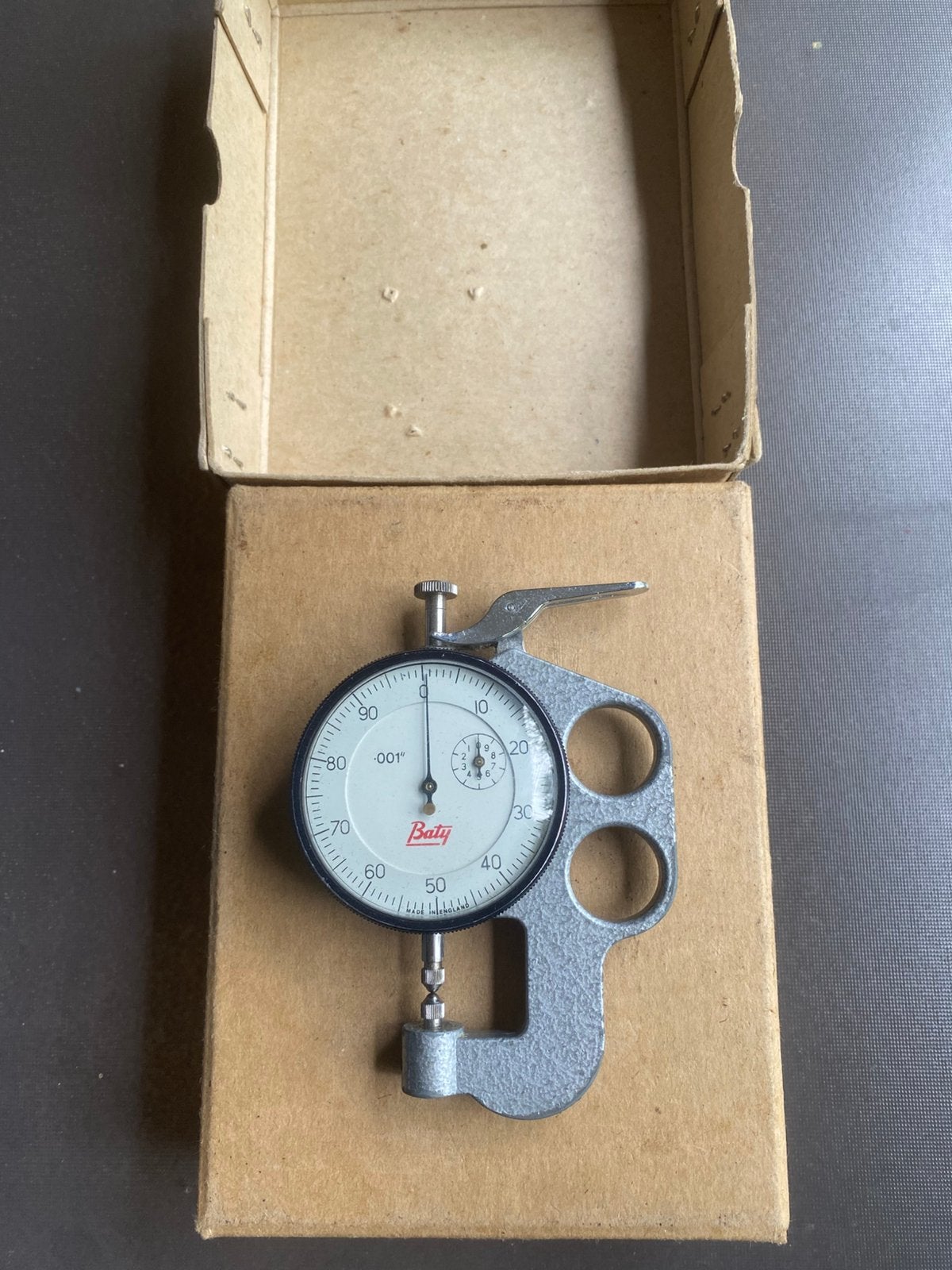 Baty diktemeter vintage, Ophalen