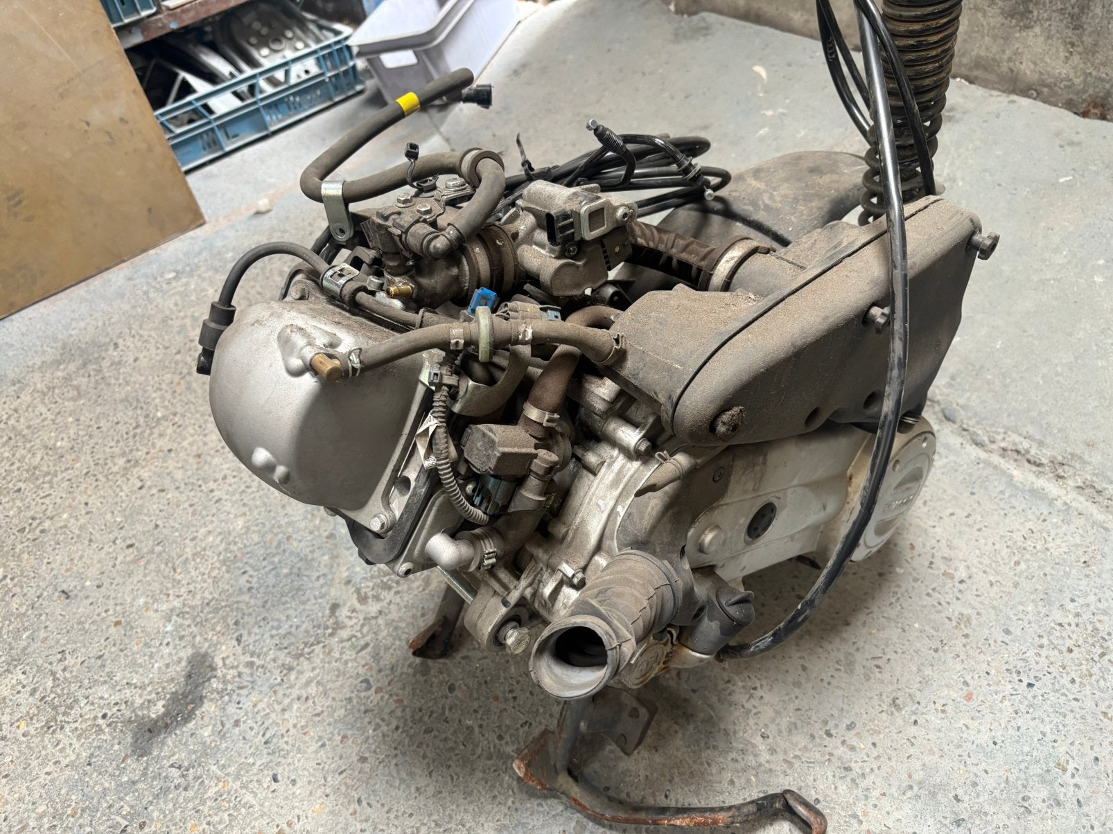 Piaggio Vespa Primavera 50 IGET 4T 2023 Motor Compleet!, Vélos & Vélomoteurs, Enlèvement, Pot d'échappement, Piaggio