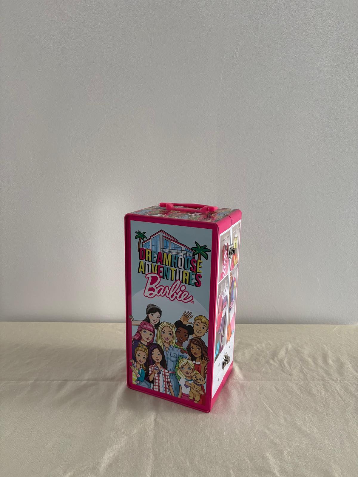 Barbie kleerkast, Kinderen en Baby's, Speelgoed | Poppenhuizen, Ophalen of Verzenden, Zo goed als nieuw, Poppenhuis