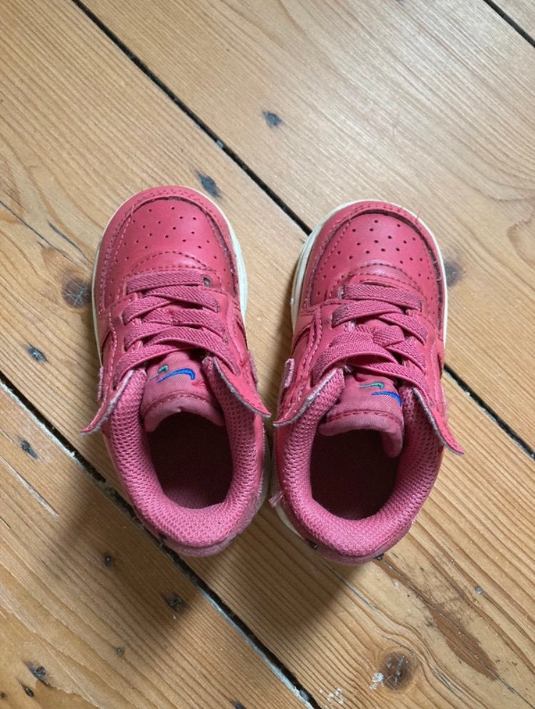 Nike sneakers, Kinderen en Baby's, Meisje, Ophalen of Verzenden, Gebruikt, Schoentjes