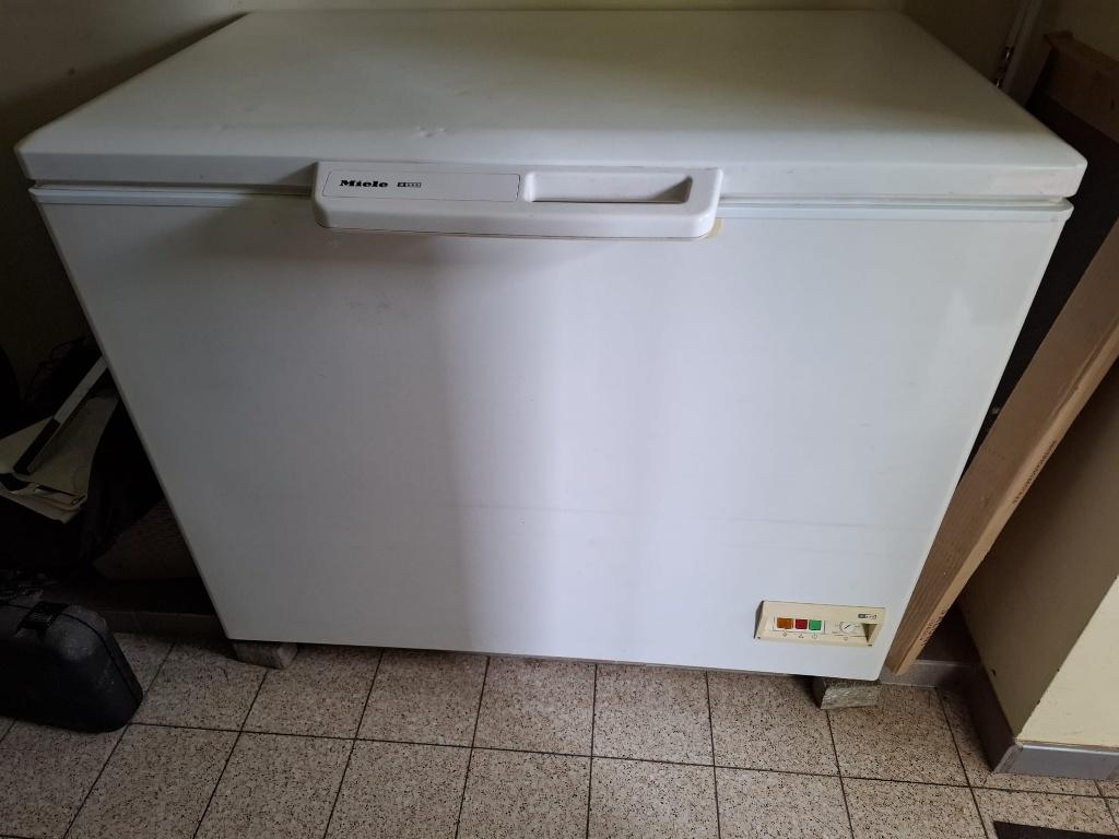 koffer diepvries van Miele, Elektronische apparatuur, Vriezers en Diepvrieskisten, Gebruikt, Vrijstaand, 90 cm of meer, Ophalen