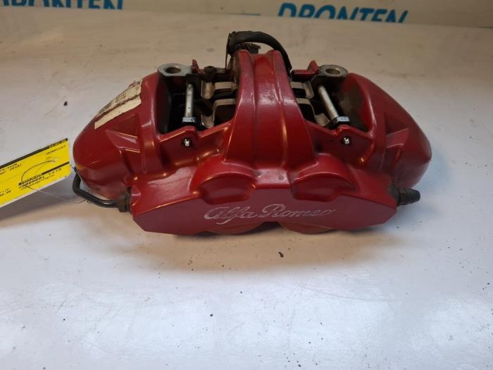 Remklauw (Tang) rechts-voor van een Alfa Romeo Stelvio, Gebruikt, -, -, Ophalen of Verzenden