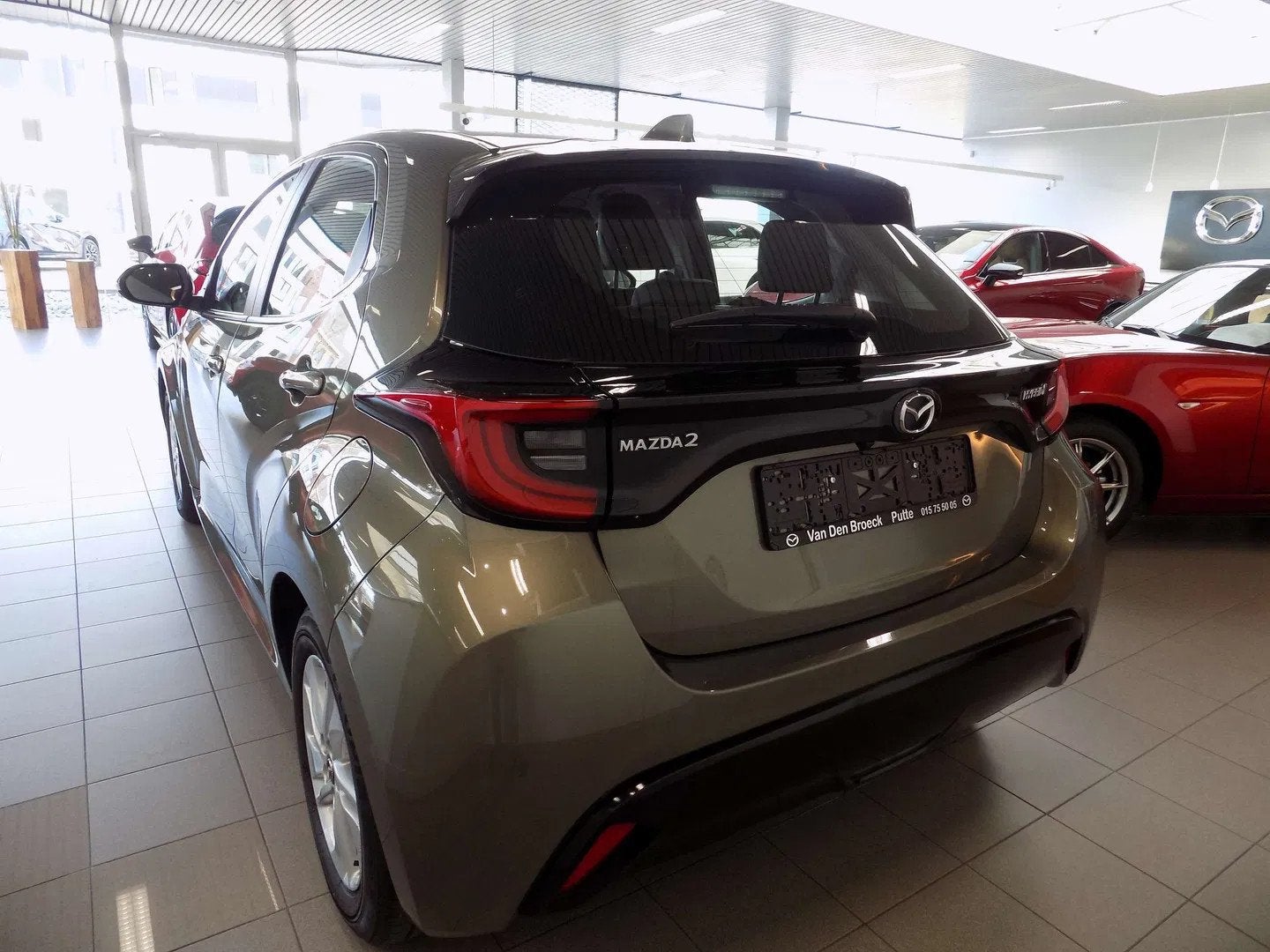 Mazda 2 Hybrid Agile + Comfort Pack Automaat (automatique), Autos, Mazda, Achat, Euro 6, Entreprise, https://public.car-pass.be/vhr/8a4622fb-4e72-4742-8270-72970a2e5be8