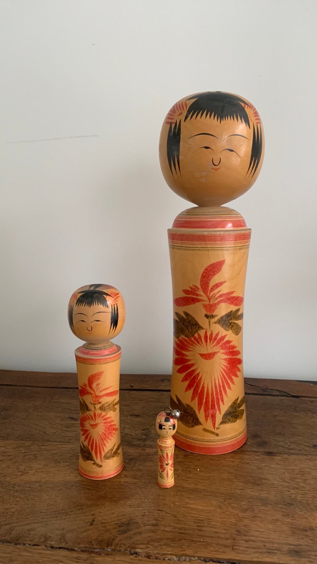 Japanse houten kokeshi poppen, Ophalen