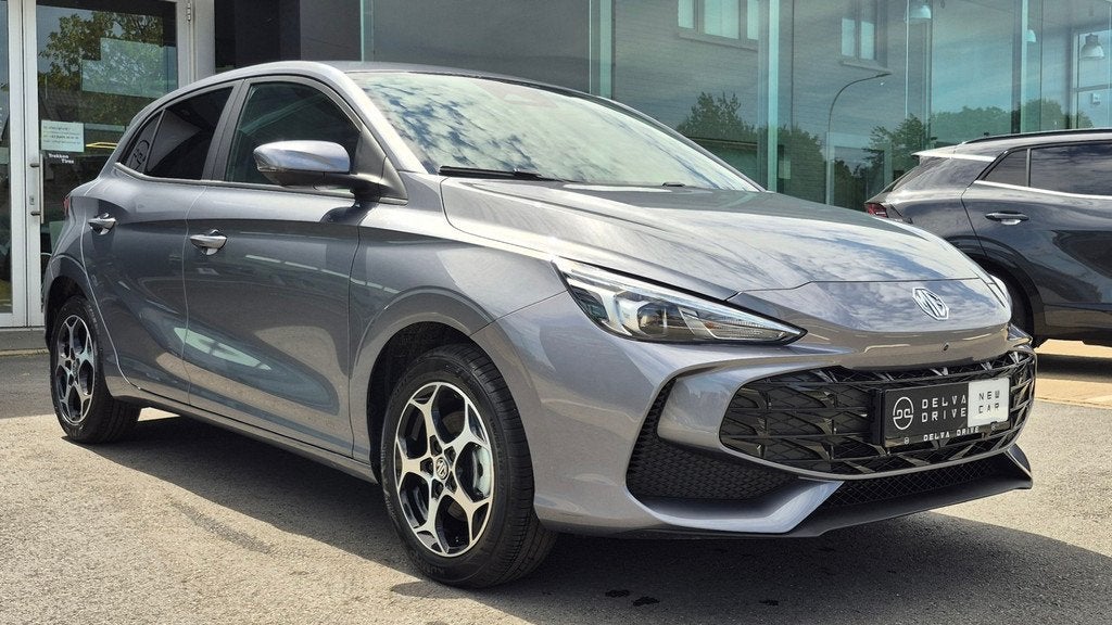 MG MG3 Hybrid+  Luxury, Auto's, Zwart, 4 cilinders, Bedrijf, 5 zetels