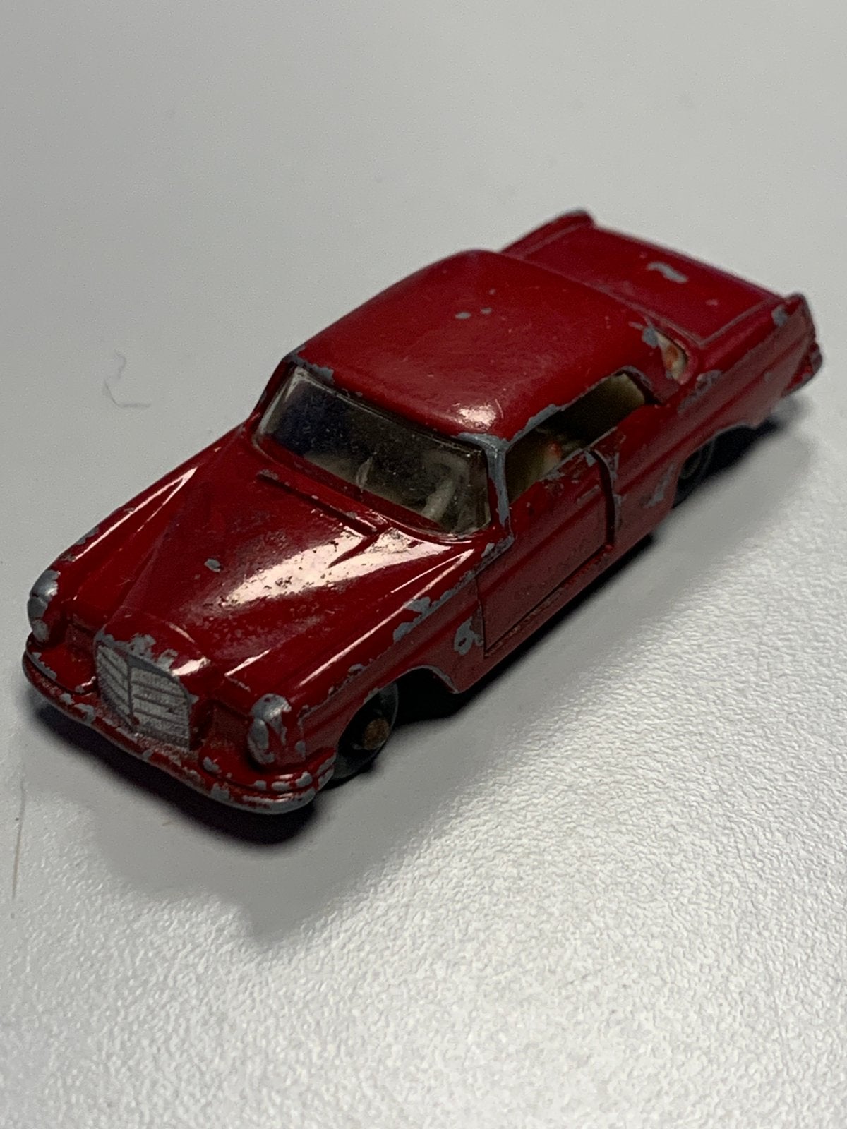 Match box by Lesney #53 Mercedes 220 SE Vintage, Hobby & Loisirs créatifs, Voitures miniatures | 1:87, Enlèvement ou Envoi, Utilisé