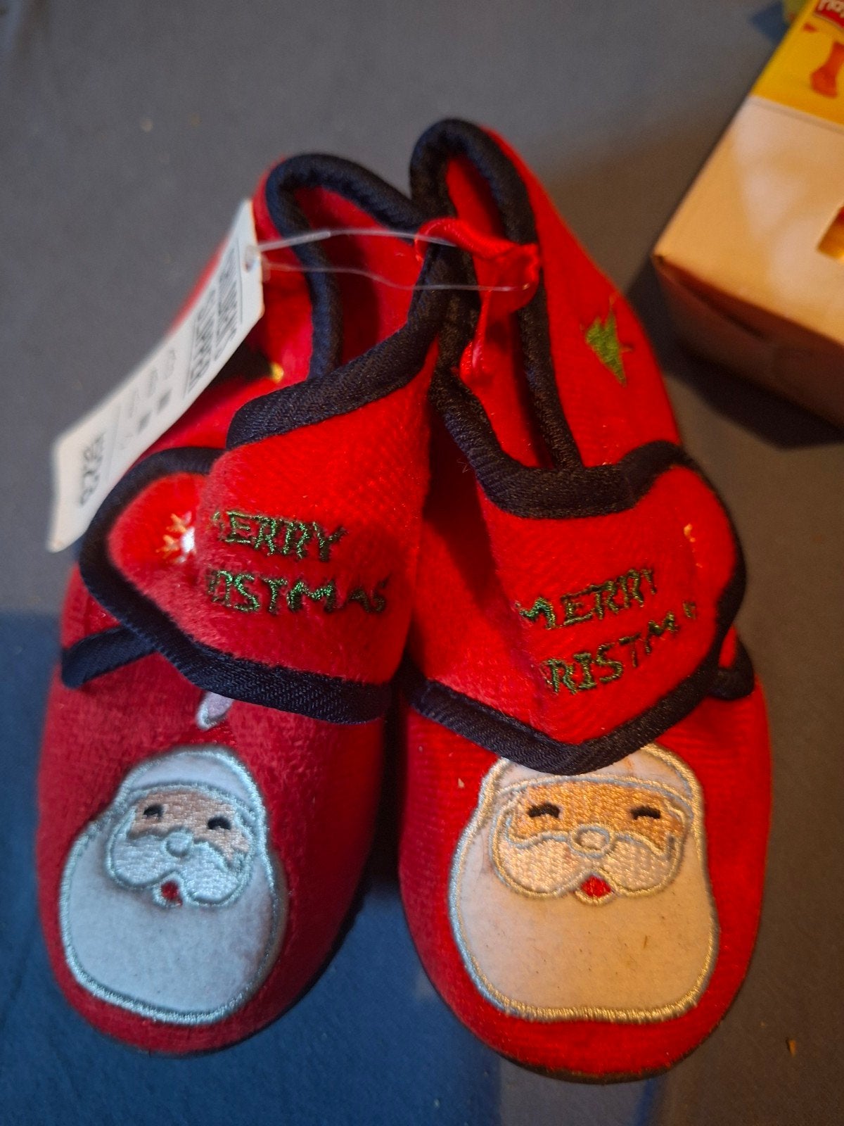 pantouffles, Enfants & Bébés, Vêtements de bébé | Chaussures & Chaussettes, Enlèvement