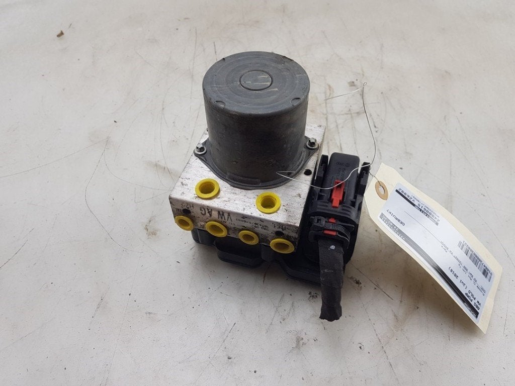 ABS POMP Volkswagen Polo VI (AW1) (01-2017/08-2021), Gebruikt, Volkswagen