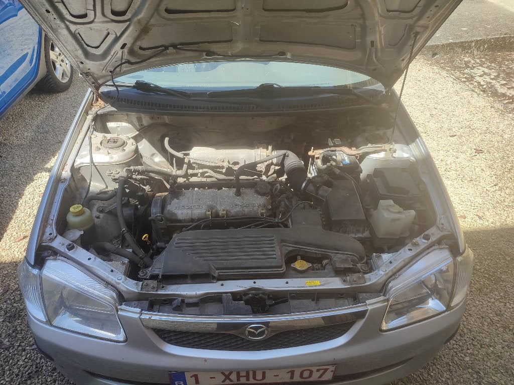 Mazda 323, Autos, Mazda, Euro 2, Argent ou Gris, Achat, 4 portes