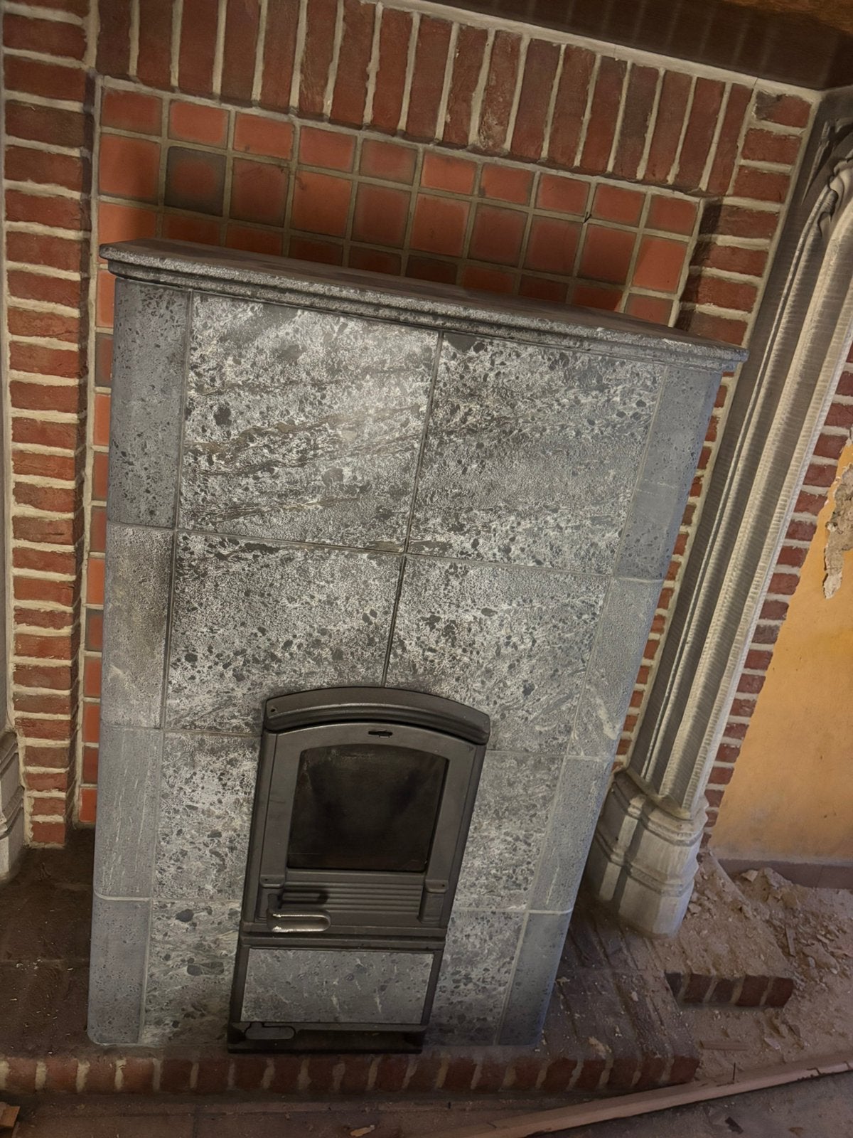 Tegelkachel te koop, Huis en Inrichting, Gebruikt, Houtkachel, Ophalen of Verzenden, Inbouw