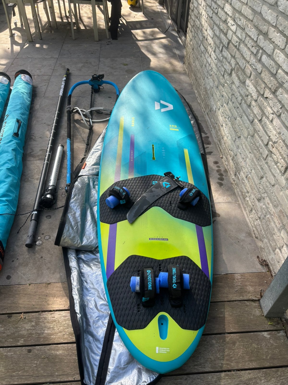 Duotone Eagle 130L + Boardbag + 3x E-Pace + Unifiber, Enlèvement, Comme neuf, Duotone, Ensemble complet