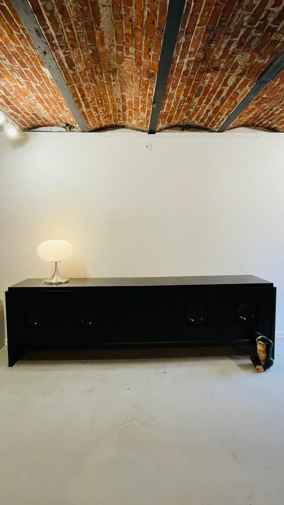 Buffet brutaliste, Enlèvement, Utilisé