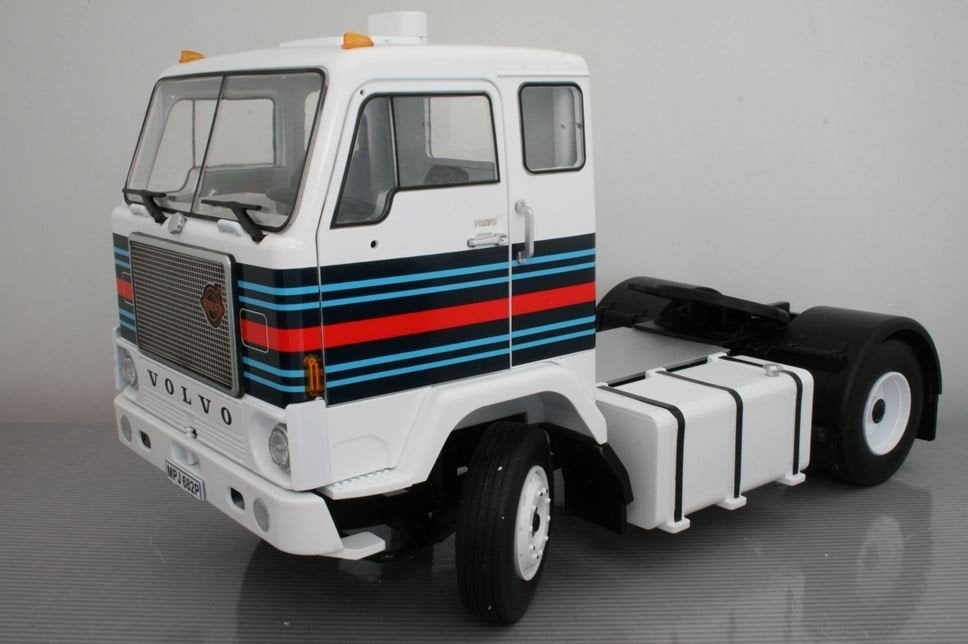 Volvo F88 Road Kings 1/18 (Racing Team Martini), Enlèvement ou Envoi, Neuf, Autres types, Autres marques