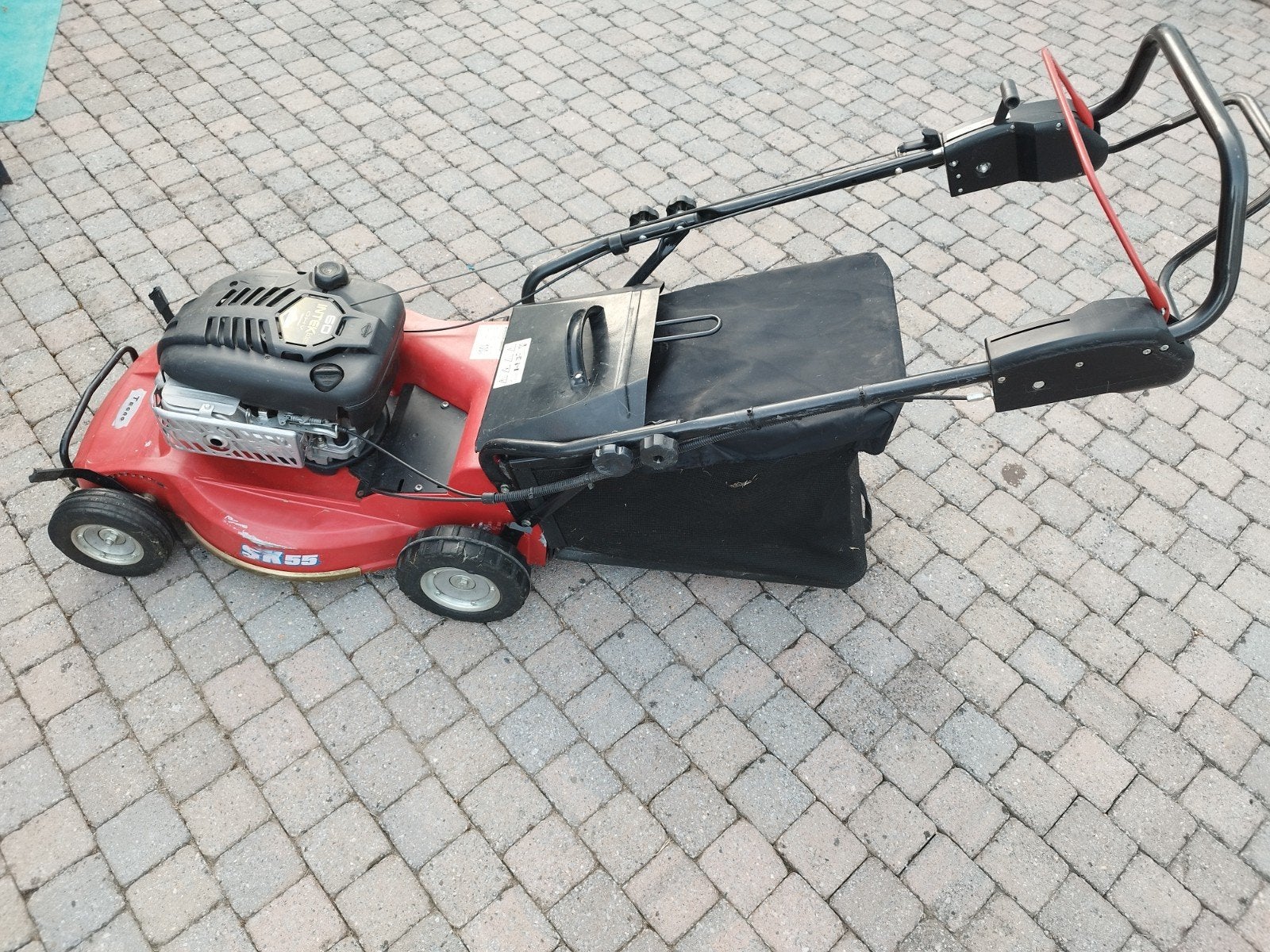 Zelf trekkende grasmaaier 6 pk benzine motor sk 55, Ophalen