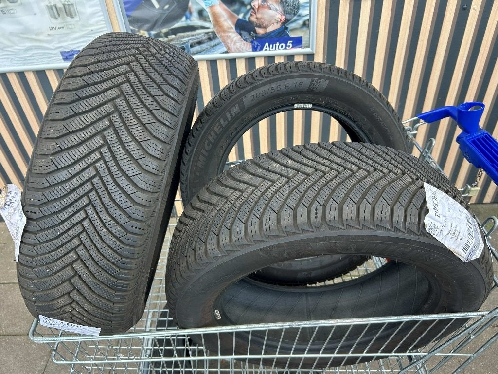 4 pneus hiver Michelin Alpin 7 – 205/55R16 94H, Enlèvement
