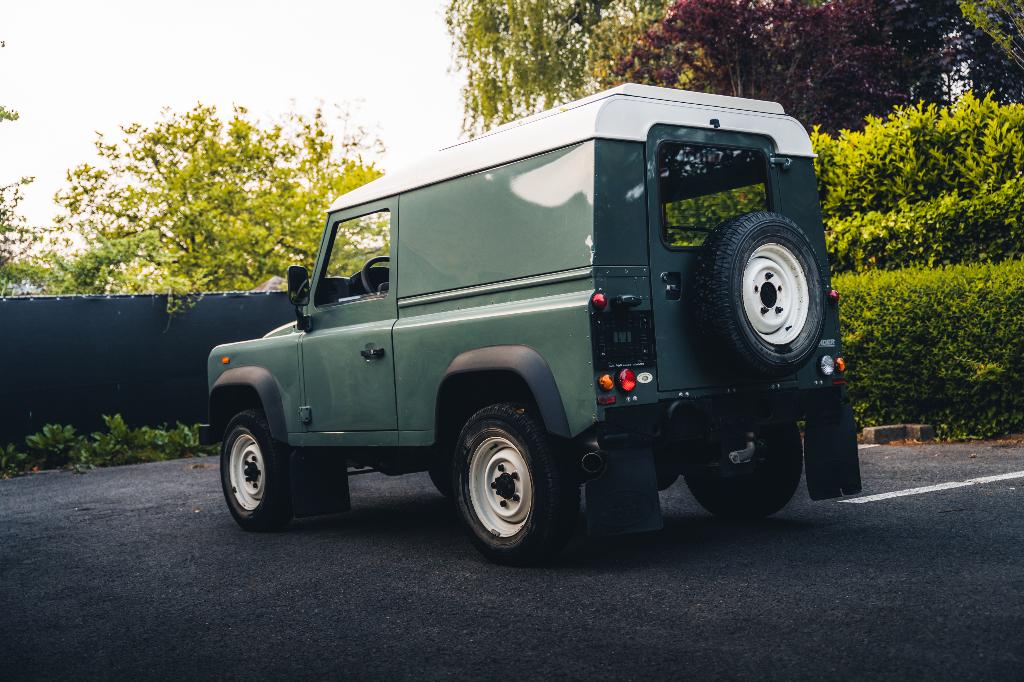 Land Rover Defender 90 TD4 KESWICK GREEN // EX BTW, Radio, 3500 kg, Te koop, 3 deurs