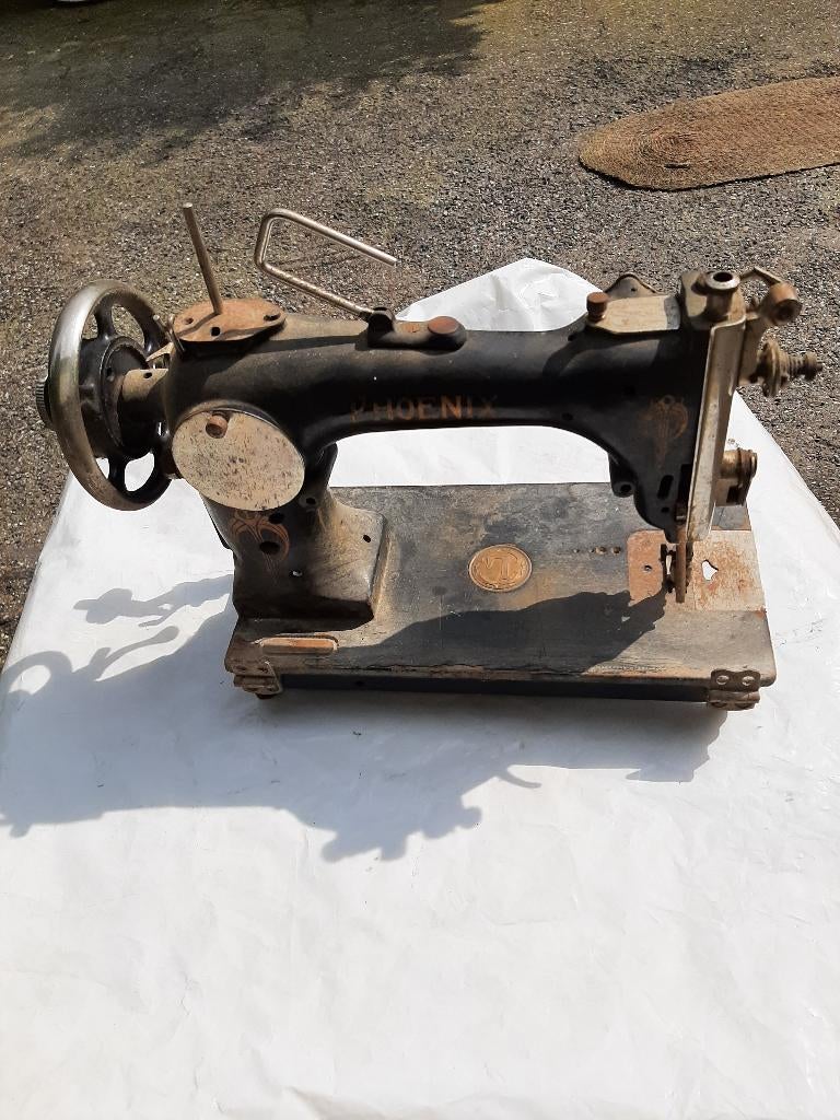 Oud naaimachine PHOENIX, Ophalen