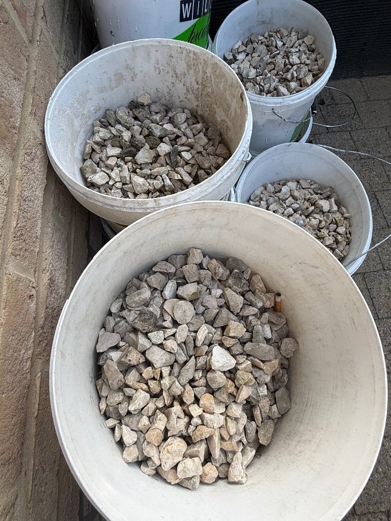 Gratis beige kiezel 12m2, Ophalen, Gebruikt, Beige, Kei