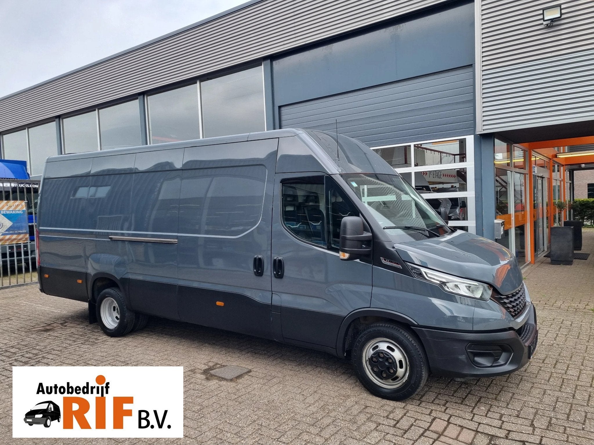 Iveco Daily 35C18 3.0D 180 PK L4H2 Maxi Hi-Matic Euro 6, Auto's, Bestelwagens en Lichte vracht, Achterwielaandrijving, Gebruikt