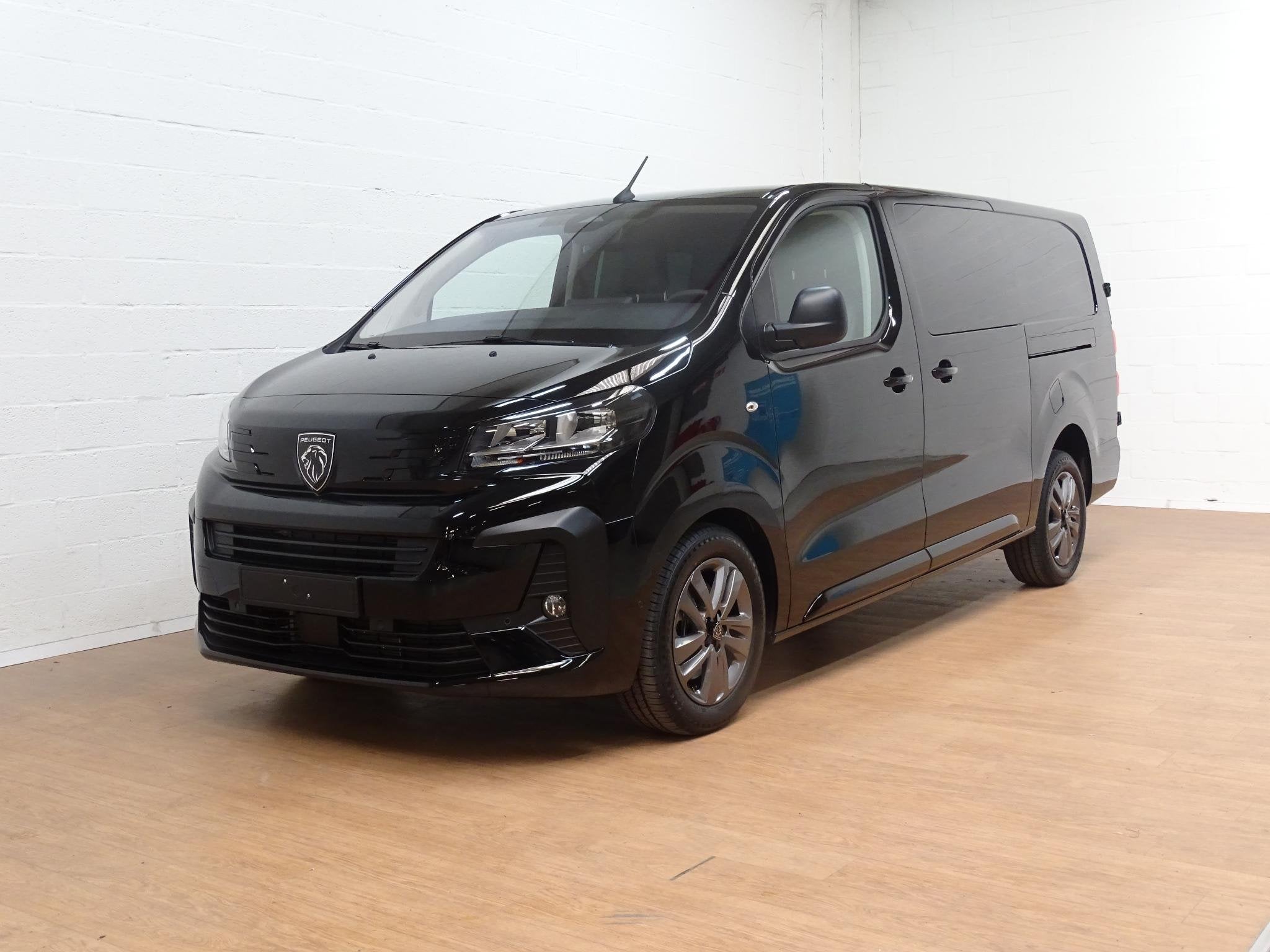 Peugeot Expert Long DC L3 2.2 BlueHDi 180 EAT8, Auto's, 4 deurs, Stof, Zwart, 4 cilinders
