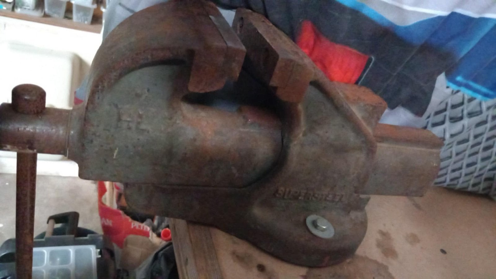 Étaux pour établi, Bricolage & Construction, Établis, Enlèvement, Utilisé, Moins de 70 cm, Étau