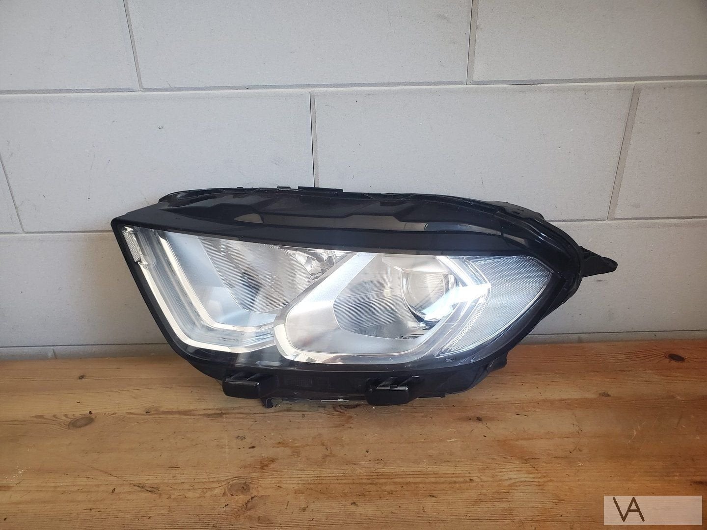 Ford Ecosport 2017 - 2021 koplamp links LED 1 oor af, gaatje, Gebruikt, -, -, Ophalen of Verzenden