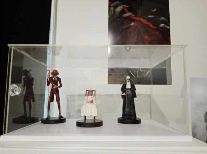 The conjuring universe + vitrine kastje, Ophalen, Zo goed als nieuw, Fantasy
